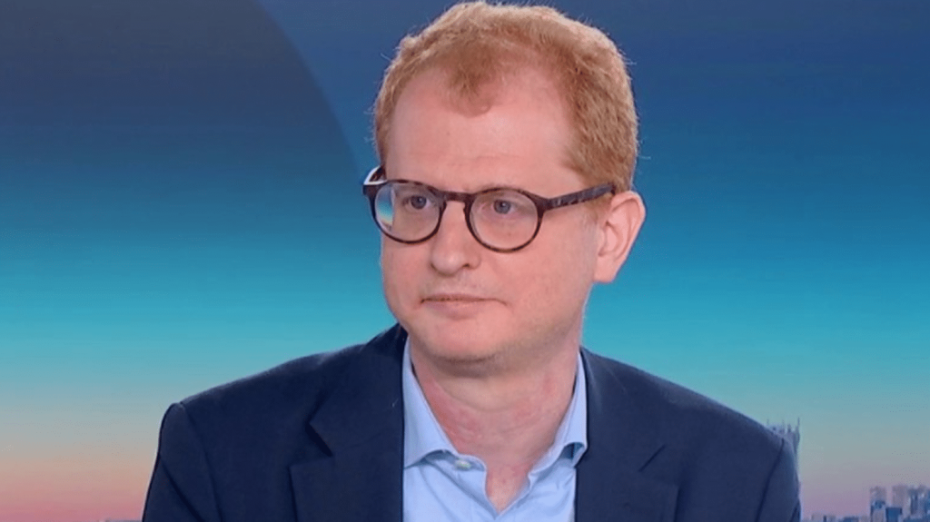 Panne informatique mondiale : "La bonne nouvelle, c'est qu'on sait que ce n'est pas une cyberattaque", commente un consultant en cybersécurité
Guy-Philippe Goldstein, chercheur et consultant en cybersécurité et cyberdéfense, est l'invité du 19/20 info, vendredi 19 juillet. Il réagit à la panne informatique qui paralyse les systèmes informatiques d'entreprises dans le monde.
