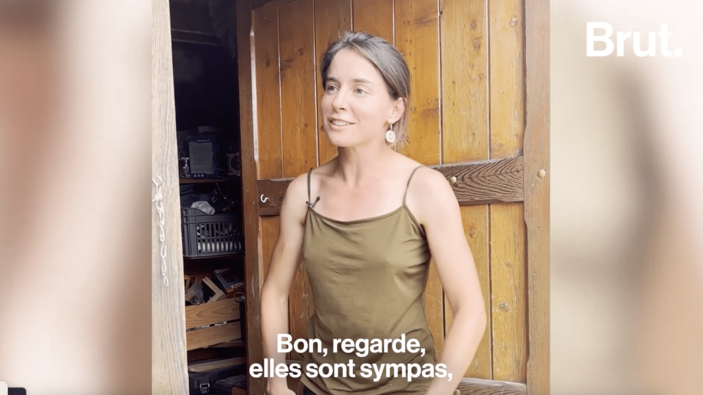 Vidéo
Brut a suivi Elora, aide-gardienne dans un refuge de montagne
Elora occupe le poste d’aide-gardienne dans un refuge de montagne. Accueil des visiteurs, approvisionnement par hélicoptère… Brut l’a suivie le temps d’une journée pour comprendre son quotidien.