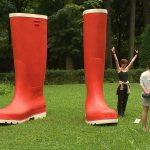 Le musée Hébert, en Isère, présente deux expositions insolites sur le vêtement
Le musée accueille ces expositions autour "Des habits et nous" et de l'image qu'ils renvoient. D'un côté, des sculptures monumentales, de l'autre, des portraits photographiques qui interrogent notre rapport au monde.
