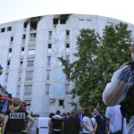 Incendie meurtrier à Nice : le procureur confirme un règlement de comptes "sur fond de trafic de stupéfiants", sans lien avec les victimes
"Les deux personnes placées en garde à vue sont déférées ce jour", a déclaré le procureur en conférence de presse, qui requiert leur mise en examen et leur placement en détention provisoire.