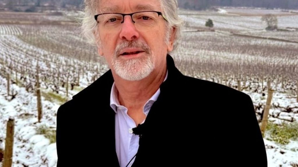 La Quête de Laurent Ponsot : sur la piste du faussaire
PODCAST. Comment Laurent Ponsot, vigneron réputé de Bourgogne, a réussi à faire tomber le plus grand faussaire de vins des Etats-Unis ? Récit et témoignage d'une traque haletante avec des rebondissements jusqu'à la fin. Série de la Quête en 2 épisodes.