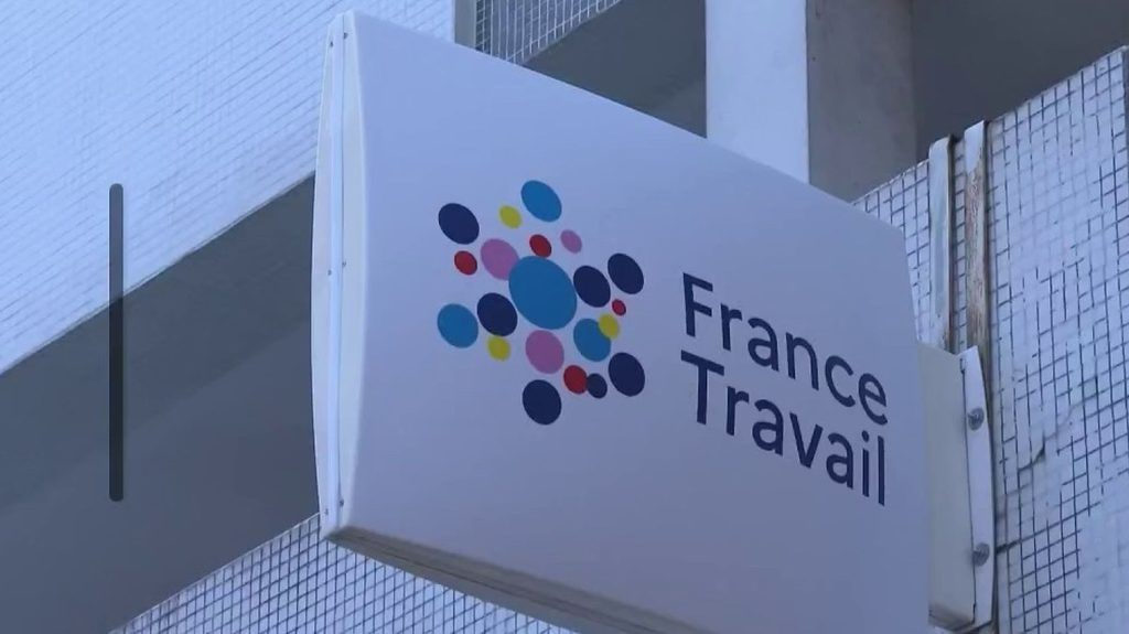 Législatives 2024 : Gabriel Attal suspend la réforme de l’assurance-chômage
Après les résultats du premier tour des législatives, le Premier ministre a décidé de suspendre sa grande réforme de l’assurance chômage. Un geste politique envers la gauche.