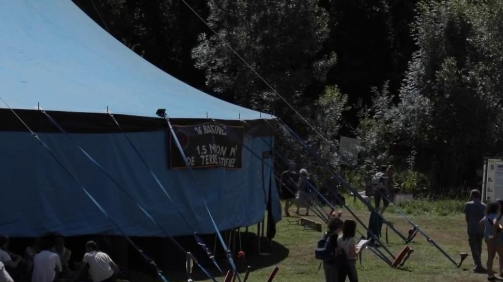 Mobilisation des anti-bassines : les habitants sont inquiets
Dans la Vienne, des habitants redoutent des violences alors que de nouvelles manifestations sont prévues contre les mégabassines, vendredi 18 juillet.