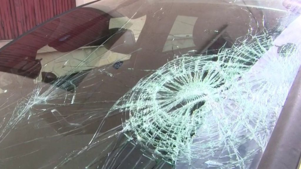 Orages : 500 foyers encore privés d'électricité dans l'Yonne
De nombreux foyers sont privés d'électricité après le passage d'une cellule orageuse dans l'Yonne. Ce vendredi 12 juillet 2024 à 9 heures, les pompiers sont intervenus pour des inondations.