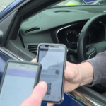 Paris 2024 : le QR code pour circuler en voiture autour de la Seine est entré en vigueur
Les Jeux olympiques débutent dans huit jours. Dès le jeudi 18 juillet, un QR code est obligatoire pour ceux qui veulent circuler en voiture ou en véhicule motorisé autour de la Seine.
