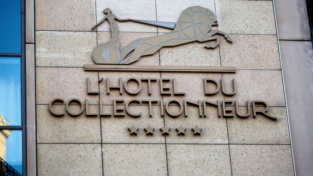 JO de Paris 2024 : des salariés débrayent à l'hôtel du Collectionneur, privatisé par le Comité international olympique
Ce débrayage, le quatrième en un mois et demi d'après la CGT, est intervenu jeudi matin, au lendemain d'une nouvelle réunion avec la direction pour exiger des augmentations destinées aux 250 salariés que compte l'hôtel.
