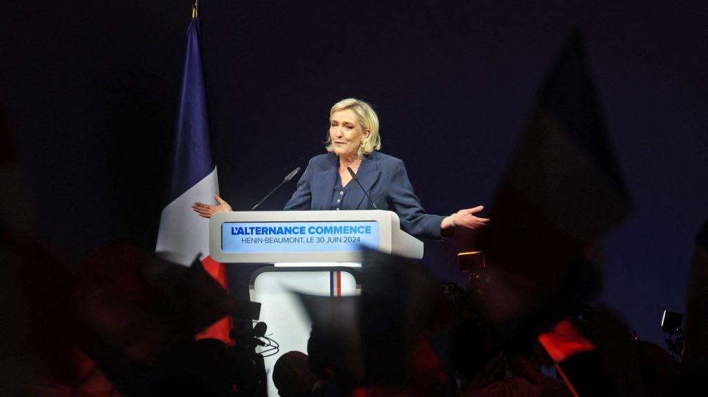 Reportage
"Les Français se rendent compte" : à Châteauroux, la sécurité au cœur du vote Rassemblement national aux législatives
Dans deux circonscriptions de l'Indre, le RN remporte 40% des voix au premier tour des élections législatives, dimanche.