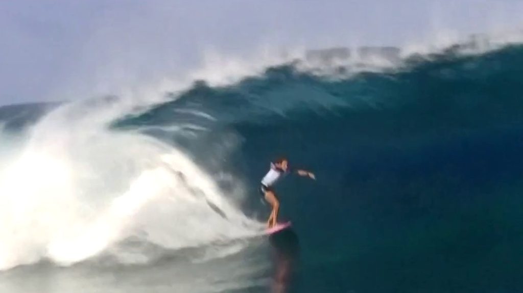 JO 2024 : les surfeurs prêts à dompter la vague mythique de Teahupoo
En Polynésie française, c’est la fête des grands jours avant le début de l’épreuve de surf olympique sur la vague mythique de Teahupoo, toutes les équipes sont arrivées.