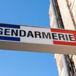 Mort d'un bébé dans l'Orne : trois personnes, dont la mère de l'enfant, mises en examen
Un bébé a été retrouvé mort au domicile du compagnon de sa mère, jeudi, à La Ferté-Macé, dans l'Orne. La mère, son compagnon et la mère de ce dernier ont été mis en examen.