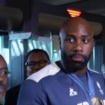 Paris 2024 : un accueil triomphal pour Teddy Riner en Guadeloupe
Teddy Riner est arrivé en Guadeloupe, mercredi 7 août. Le quintuple champion olympique effectue une visite éclair. Il a été accueilli par une foule en liesse.