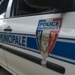 Un adolescent de 14 ans braque un bureau de tabac avec un pistolet en plastique en Ardèche
Cagoulé et habillé en noir, le jeune homme a soutiré la caisse d'un bureau de tabac d'Annonay à l'aide de son pistolet factice.