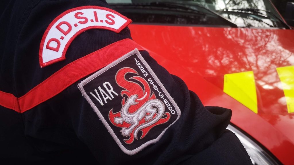 Incendie en cours dans le camp militaire de Canjuers dans le Var, 17 hectares parcourus
Une soixantaine de pompiers sont mobilisés depuis le début d'après-midi de jeudi pour tenter de venir à bout de ce feu dans une zone "relativemetn isolée".
