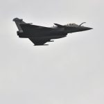 Collision mortelle entre deux Rafale : huit enquêteurs présents sur le lieu de l'accident, le pilote rescapé entendu
L'accident entre les deux avions en Meurthe-et-Moselle mercredi a fait deux morts, un instructeur et son élève.
