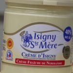 Gastronomie : la crème d'Isigny, une AOP de Normandie
La crème d'Isigny est une appellation d'origine protégée (AOP). Elle est fabriquée à partir du lait de vache de race normande et doit répondre à des critères précis.