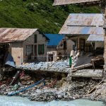 Témoignages
"La physionomie du lieu a été considérablement modifiée" : dans les Alpes, La Bérarde peine à se relever après les intempéries de juin dernier
Victime de crues torrentielles il y a deux mois, le hameau de La Bérarde, à la porte du parc national des Écrins, a dû faire une croix sur sa saison touristique et se reconstruit difficilement.