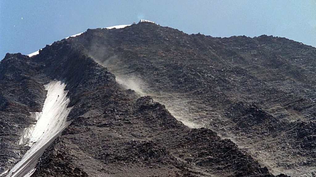 Mont-Blanc : un homme de 52 ans est mort, quatrième décès sur le massif depuis mercredi
Les deux camarades de cordée de la victime ont, eux, été sauvés par le peloton de gendarmerie de haute-montagne.