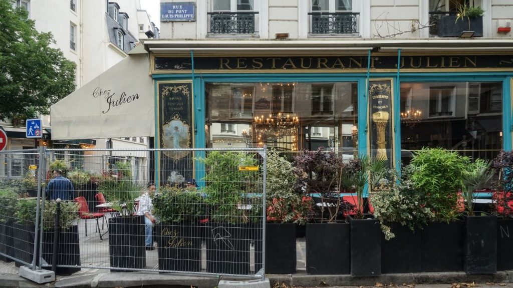 JO de Paris 2024 : quatre questions sur les demandes d'indemnisation déjà formulées par plus de 135 entreprises
Plusieurs fédérations de commerçants et de restaurateurs ont déploré "une baisse d'activité" liée aux restrictions de circulation, notamment avant les Jeux olympiques en juillet. Une commission d'indemnisation a été mise en place, mais elle n'étudiera ces demandes que début 2025.