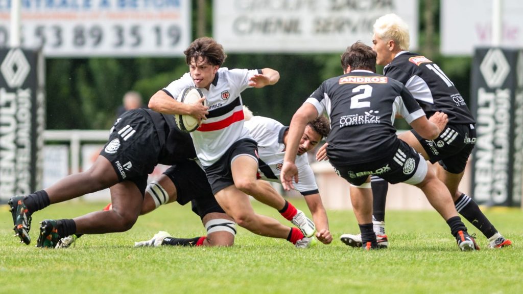 La famille de Medhi Narjissi, jeune rugbyman disparu en Afrique du Sud, porte plainte
Le jeune espoir du Stade toulousain a disparu le 7 août en Afrique du Sud, emporté par une vague alors qu'il se baignait à Cape Town.
