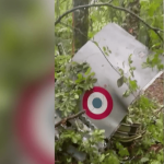 Accident entre deux Rafale : deux pilotes sont portés disparus
Le pilote de l'un des deux appareils qui sont entrés en collision mercredi 14 août s'est éjecté juste avant l'impact, hors de danger. Mais un instructeur et son élève, à bord du second appareil, sont toujours portés disparus.