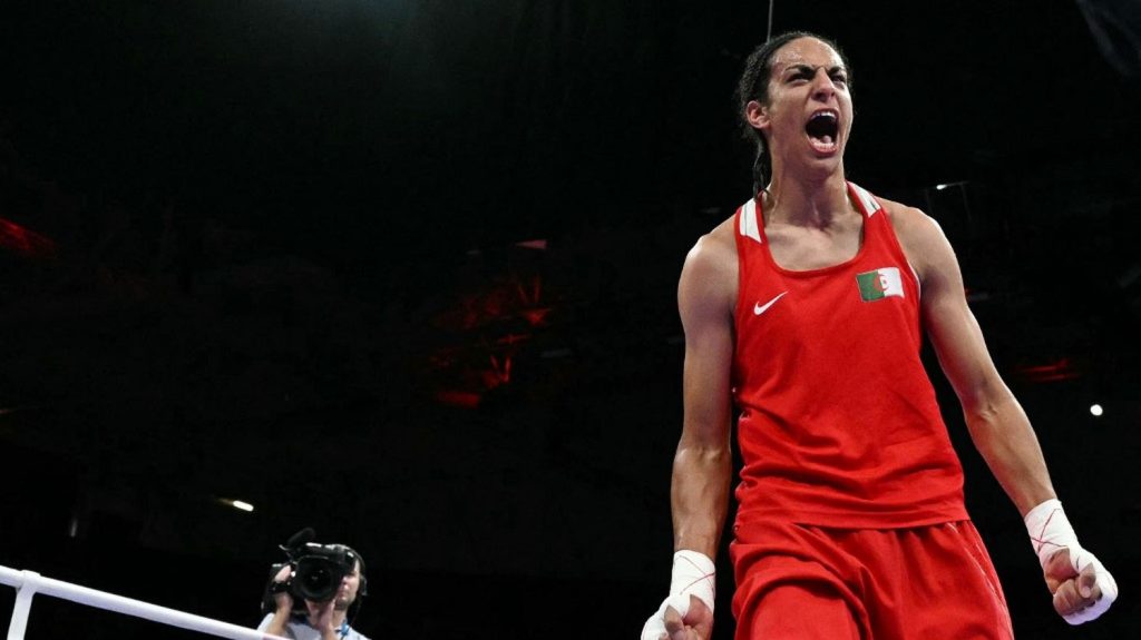 JO de Paris 2024 : une enquête pour cyberharcèlement ouverte après la plainte de la championne olympique de boxe algérienne Imane Khelif
Les investigations ont été confiées à l'Office central de lutte contre les crimes contre l'humanité et les crimes de haine.