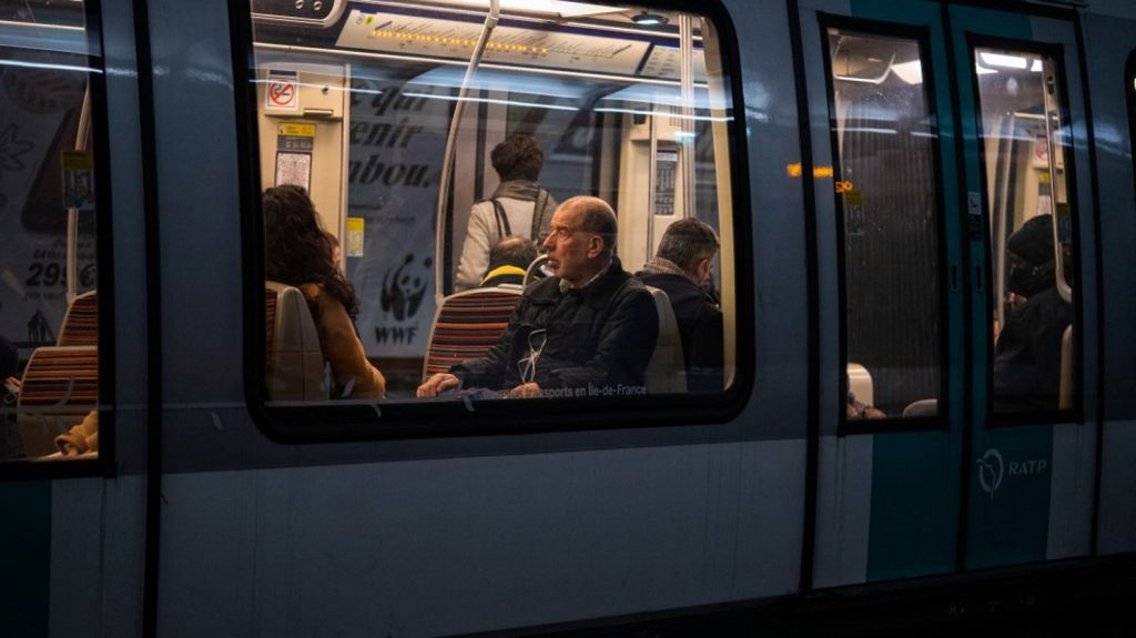 Le parquet de Paris ouvre une enquête après une plainte pour injures antisémites dans le métro
Dans une vidéo relayée près de 1 000 fois sur les réseaux sociaux, on peut notamment entendre un homme traiter des passagers de la ligne 9 du métro parisien de "bande de bâtards" et de "youpins".