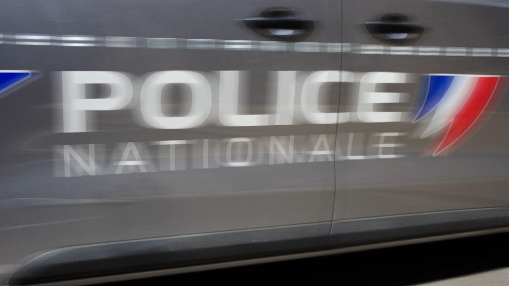 Une femme gravement blessée après avoir reçu une flèche en pleine tête près de Paris, trois personnes interpellées
Les faits se sont déroulés à Villejuif, dans le Val-de-Marne, dans la nuit de dimanche à lundi.
