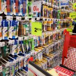 Rentrée des classes : Lille, Nancy, Paris... Certaines villes distribuent gratuitement des fournitures scolaires
À quelques jours de la rentrée des classes, des municipalités ont fait le choix d'offrir aux familles les fournitures scolaires des enfants. Un moyen de soulager les dépenses des ménages et de donner à tous les élèves le même matériel.