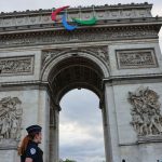 Jeux paralympiques : 25 000 policiers et gendarmes mobilisés en Île-de-France, annonce Gérald Darmanin
Le ministère de l'Intérieur démissionnaire a également ajouté que plus de 10 000 agents de sécurité seront également sur le pont pendant toute la durée de la compétition.