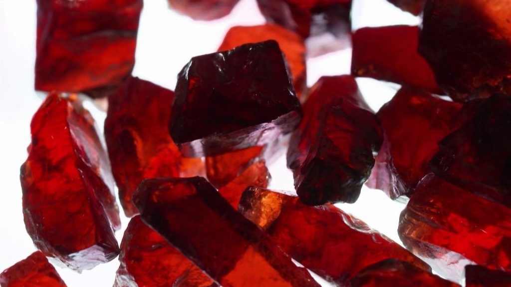 Artisanat : le grenat de Perpignan, le bijou catalan
Depuis 2018, le grenat de Perpignan, un bijou originaire des Pyrénées-Orientales, est protégé par une indication géographique.