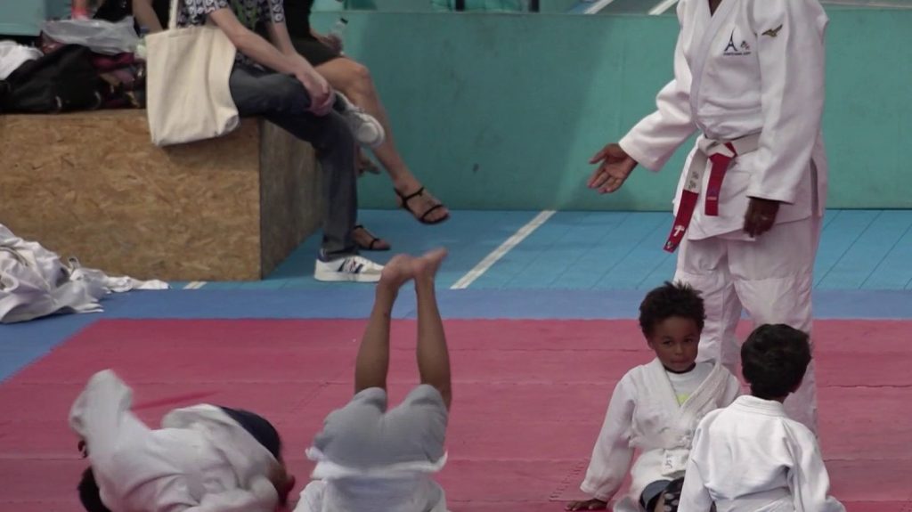 Paris 2024 : les clubs sportifs enregistrent une hausse des inscriptions
Conséquence de la ferveur olympique observée en France, de nombreux amateurs s'adonnent à de nouvelles pratiques sportives. Certaines fédérations enregistrent déjà des hausses des demandes d'inscription.