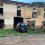 Inondations dans les Vosges : "J'ai vu arriver une vague de boue et d'eau d'une hauteur de deux mètres", témoigne le maire de Damas-et-Bettegney
Damas-et-Bettegney est l'une des communes les plus touchées par les inondations qui ont touchées les Vosges après les violents orages de jeudi soir.