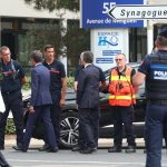 Incendie devant la synagogue de La Grande-Motte : "Ces attaques antisémites nous inquiètent fortement", assure Daniel Halevy-Goetschel, ministre-conseiller à l’ambassade d’Israël en France
Daniel Halevy-Goetschel dit constater "une augmentation, dans les statistiques, des gens qui veulent émigrer en Israël en raison de la situation précaire, telle qu'ils la ressentent, en France actuellement".