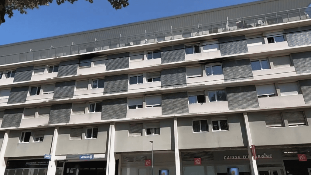 Trafic de drogue : en Isère, la CAF s'attaque aux allocations des trafiquants condamnés
Pour faire face à plusieurs fusillades en seulement un mois sur fond de trafic de drogue, la CAF de l’Isère réduit ou supprime les prestations sociales aux trafiquants condamnés. Une initiative locale qui est inédite.