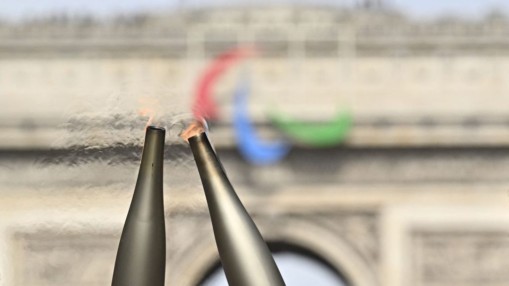 Paralympiques 2024 : ce que l'on sait de la cérémonie d'ouverture "inclusive" et "spectaculaire" orchestrée par Thomas Jolly et le chorégraphe Alexander Ekman
Les Jeux paralympiques de Paris 2024 s'ouvrent officiellement mercredi 28 août, avec une nouvelle cérémonie, dans le décor de la place de la Concorde.