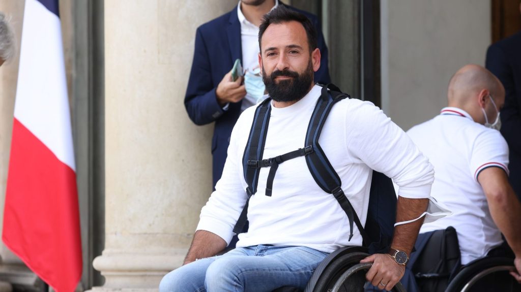 Jeux paralympiques : "Vous allez en revenir transformés", lance le para-athlète Michaël Jeremiasz
Le porte-drapeau de l’équipe de France paralympique en 2016, à Rio, promet les "mêmes émotions" que lors des Jeux olympiques.