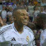 Football : Kylian Mbappé inscrit un but dès son premier match avec le Real Madrid
Entrée en piste remarquée pour Kylian Mbappé, qui a inscrit son premier but lors de son tout premier match avec le Real Madrid, mercredi 14 août, décrochant au passage la Supercoupe d'Europe.