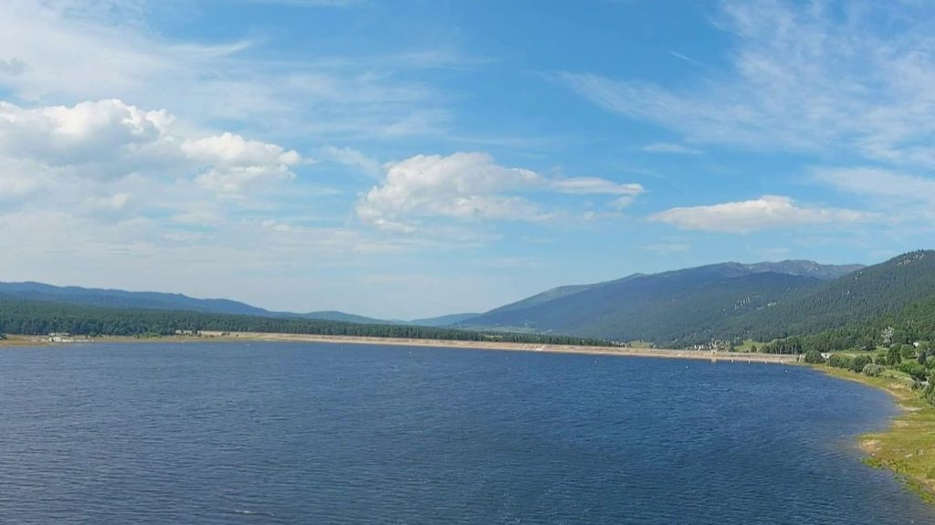 Vacances d'été : les Angles, une station vivante toute l'année
Sur la route des vacances, France Télévisions prend la direction des Angles, dans les Pyrénées-Orientales, vendredi 23 août.