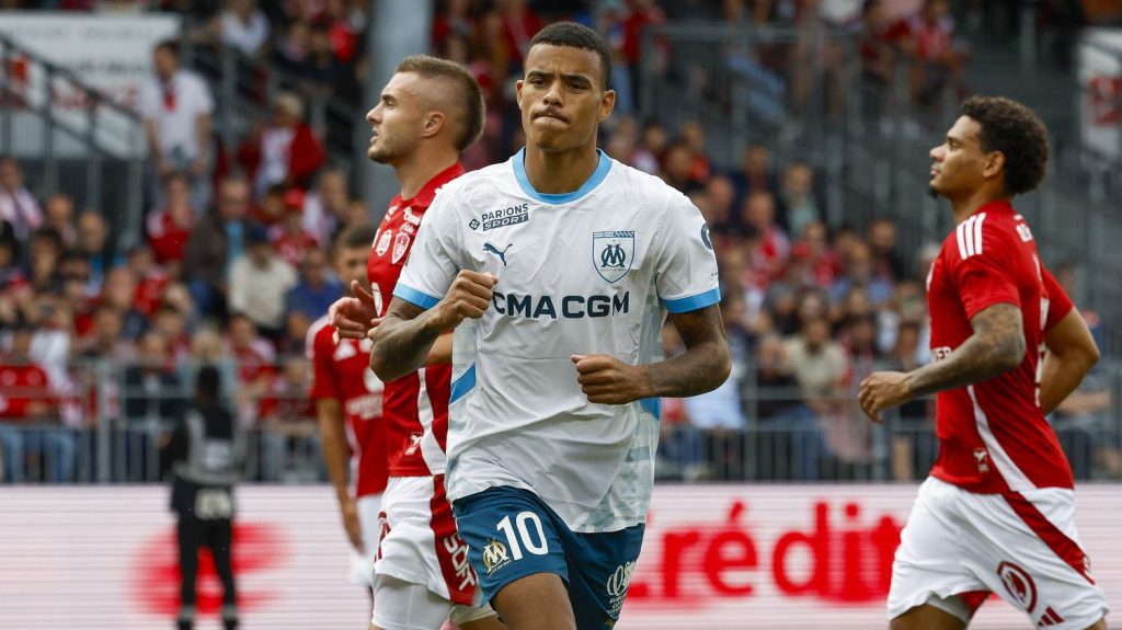 Ligue 1 : impliqué sur les cinq buts de l'OM contre Brest, Mason Greenwood signe des débuts remarqués après un été polémique
Auteur d'un doublé, l'attaquant anglais a réalisé une performance XXL, samedi.