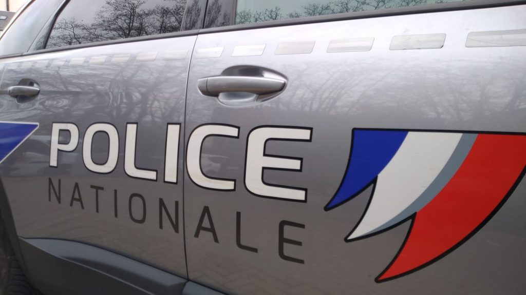 À Grenoble, les deux personnes soupçonnées d'avoir voulu aider une femme de 91 ans à mettre fin à ses jours mises en examen
Il s'agit de deux militants de l'association "Ultime liberté" qui défend le suicide assisté, déjà connus pour des faits similaires.