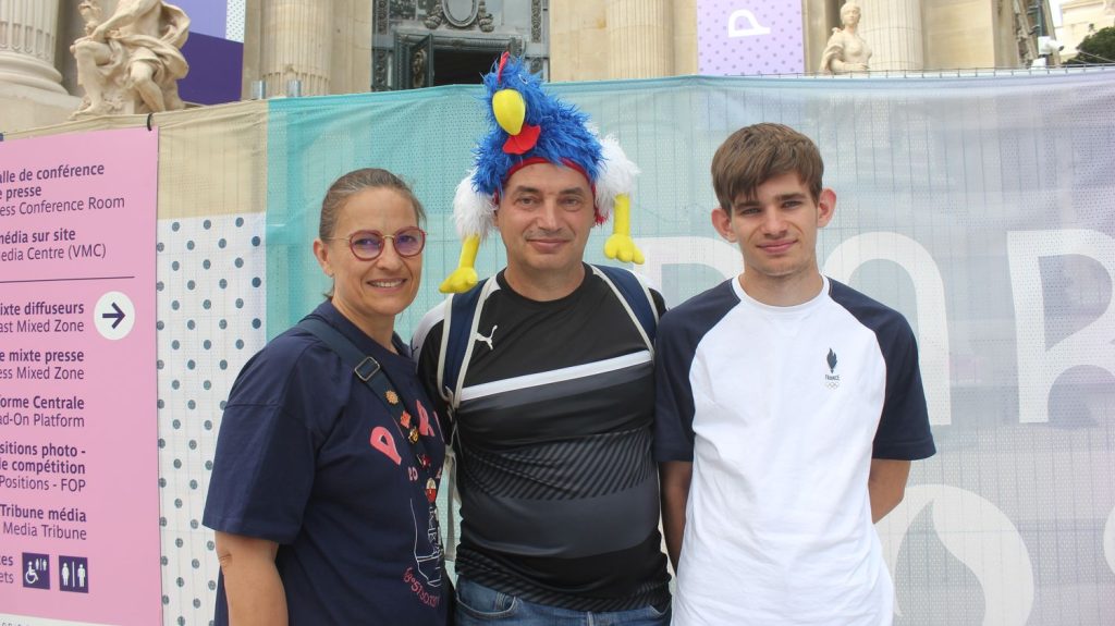 Témoignages
Paris 2024 : avec les Jeux paralympiques, les spectateurs souhaitent "prolonger la fête" des JO
Ils sont revenus assister aux Jeux paralympiques pour prolonger le plaisir ressenti lors des JO ou pour se rattraper d'avoir raté jusque-là l'expérience olympique. Au Grand Palais ou à La Défense Arena, ils racontent leur joie de spectateurs.