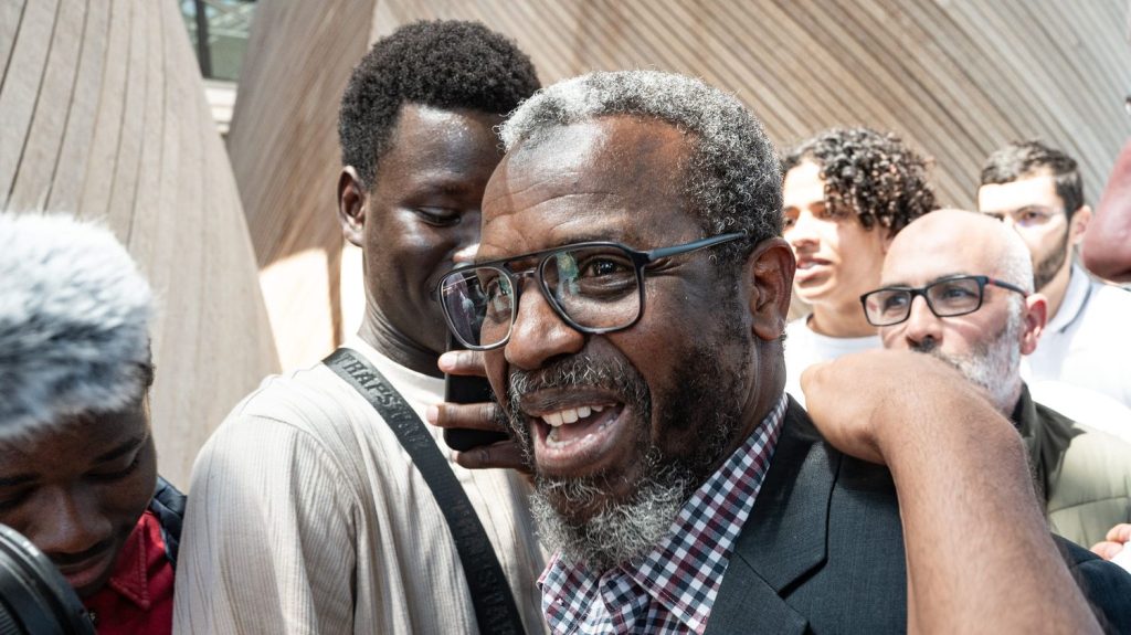 En Gironde, le tribunal administratif donne un mois à la préfecture pour régulariser l’imam de Pessac
L’imam était visé par une procédure d'expulsion qu’il contestait. La justice suspend donc le refus du préfet de ne pas renouveler son titre de séjour de dix ans.