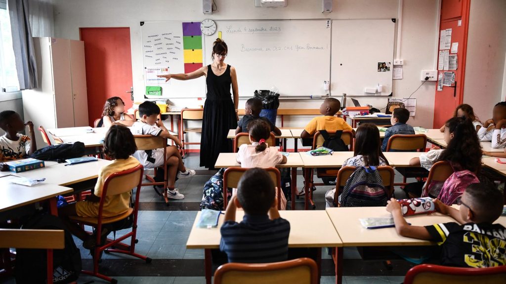 La rentrée scolaire "est prête depuis longtemps" mais il manque "un cap", alerte Audrey Chanonat, du SNPDEN-Unsa
La rentrée scolaire aura lieu lundi 2 septembre, avec une ministre de l'Éducation nationale démissionnaire, dans l'attente d'un nouveau gouvernement.