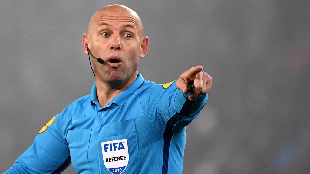 Football : la Ligue 1 n'est "pas prête" à accueillir la sonorisation de l'arbitrage
"Tous les stades de Ligue 1 ne sont pas prêts à accueillir la technologie de la sonorisation", selon une source proche du dossier.