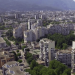 Vidéo
La CAF de Grenoble teste la suppression des allocations pour les trafiquants de drogue
La CAF de Grenoble réduit ou supprime les prestations sociales aux trafiquants condamnés. Une initiative locale inédite.