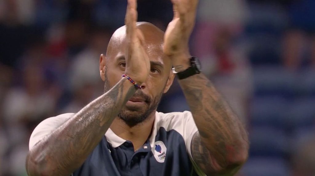 Équipe de France : Thierry Henry quitte son poste de sélectionneur des Espoirs
Thierry Henry a annoncé qu'il quittait son poste de sélectionneur de l'équipe de France espoirs, après avoir décroché une médaille d'argent aux Jeux olympiques.