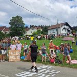 Reportage
Tour de France femmes 2024 : "Juliette, c'est notre chouchoute"... La Franche-Comté s'est enflammée pour Juliette Labous dans la côte des Fins
La championne de France, prétendante à un podium final, a roulé vendredi sur les routes de son enfance en Franche-Comté, où l'attendait une foule acquise à sa cause.