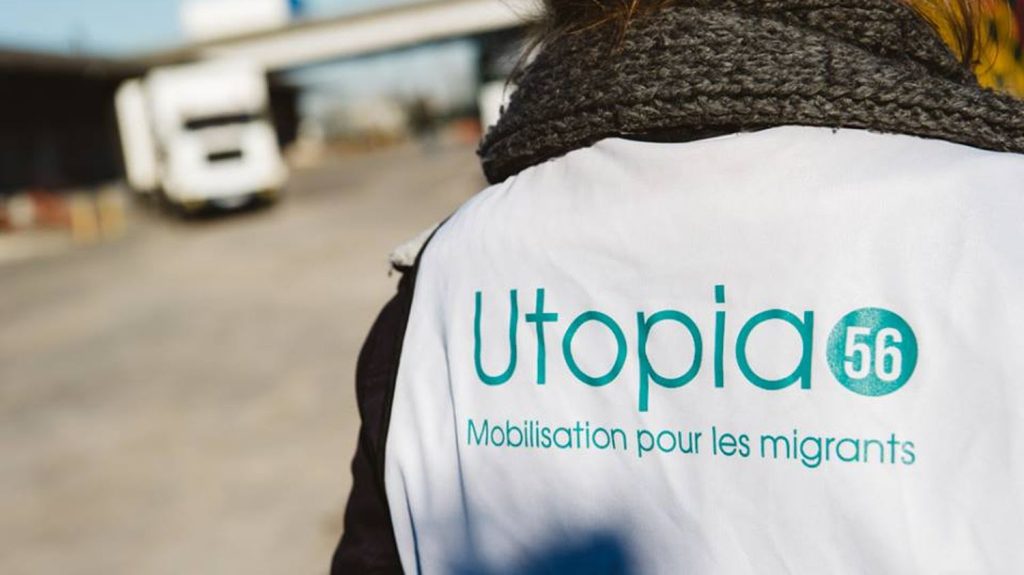 Pas-de-Calais : Utopia 56 s'alarme de menaces "effrayantes" provenant de militants d'extrême droite anglaise, le parquet saisi
"L'ultradroite anglaise se déchaîne sur les réseaux sociaux et cible Utopia 56", s'inquiète un coordinateur de l'association à Calais. L'ONG est la cible de comptes d'extrême droite britanniques.