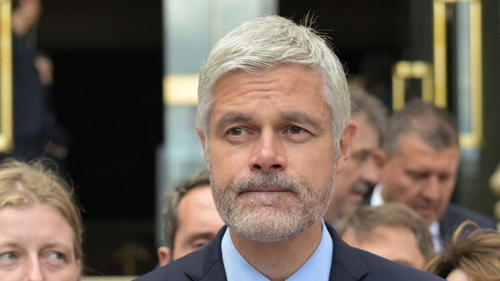 Laurent Wauquiez se dit prêt à rembourser les "sommes excessives" dépensées lors de dîners coûteux aux frais de la région Auvergne Rhône Alpes
Le président LR de la région Auvergne Rhône Alpes est épinglé par un rapport de la chambre régionale des comptes, révélé par la presse locale. Des dîners fastueux en 2022 lui valent déjà une enquête du Parquet national financier.