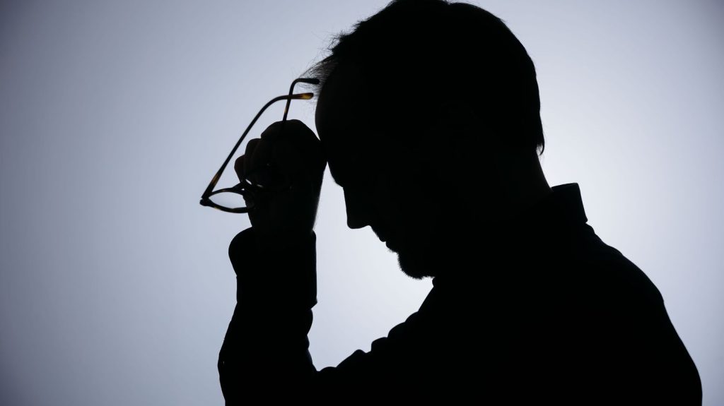 4 salariés sur 10 disent souffrir d'un manque de reconnaissance et d'une surcharge de travail
42% des salariés affirment être en détresse psychologique selon une étude. C'est 6 points de moins qu'en octobre dernier, mais la situation reste préoccupante.