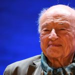 A Nancy, Edgar Morin à l'honneur du 46e salon Le Livre sur la place ce week-end
Le "jeune homme de 103 ans" Edgard Morin préside cette année ce rendez-vous des auteurs les plus en vue de la rentrée littéraire.
